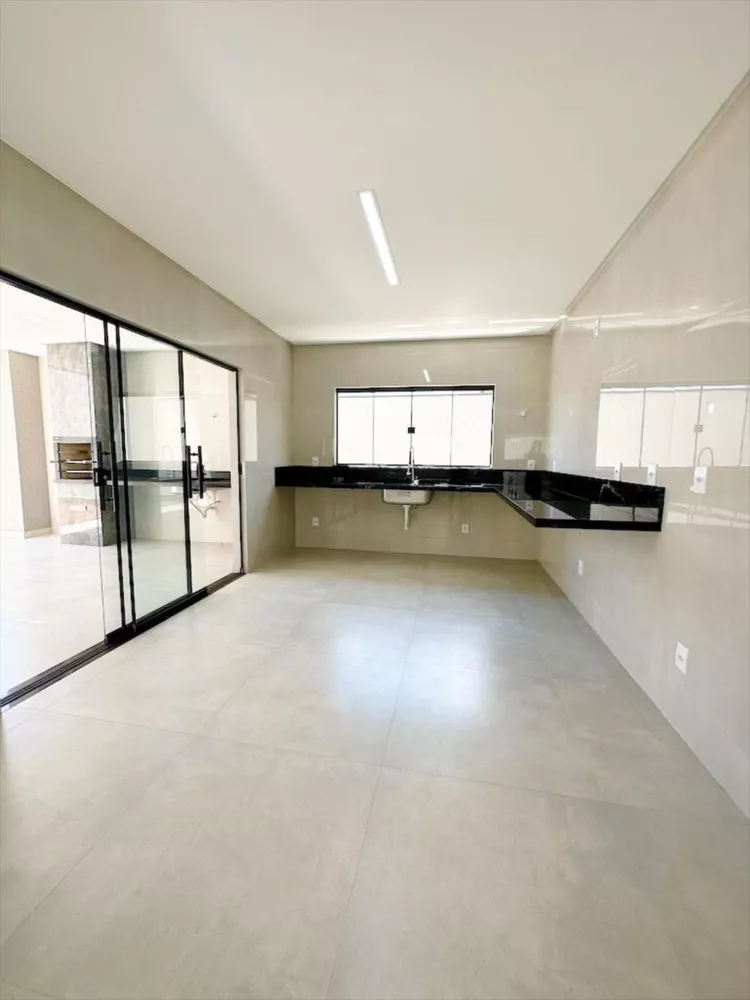 Casa à venda com 3 quartos, 200m² - Foto 7