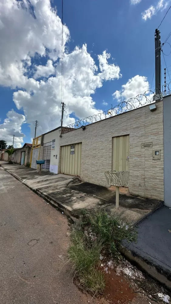 Casa à venda com 2 quartos, 210m² - Foto 2