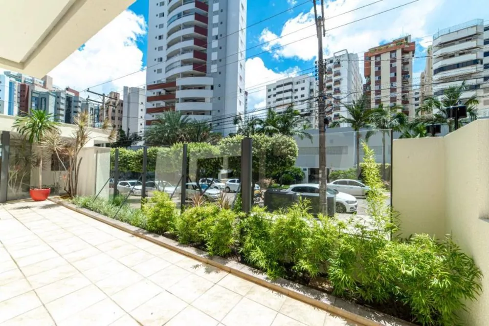 Apartamento à venda com 3 quartos, 230m² - Foto 1