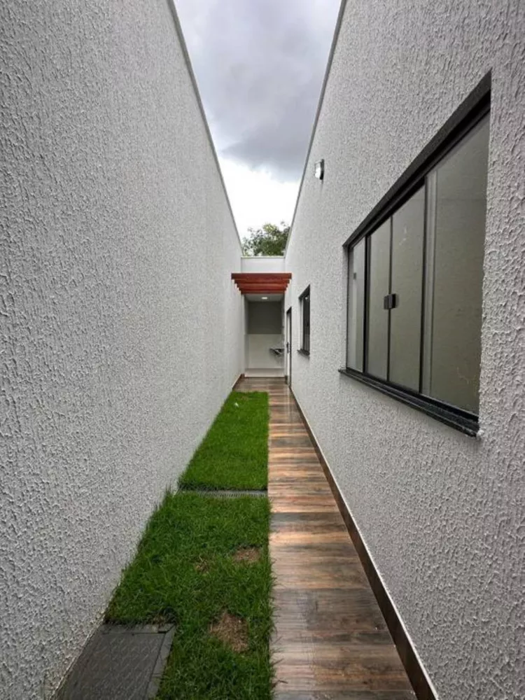 Casa à venda com 3 quartos, 198m² - Foto 1