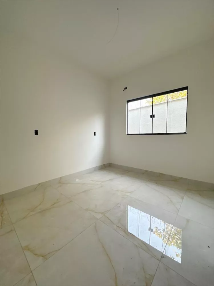 Casa à venda com 3 quartos, 110m² - Foto 4