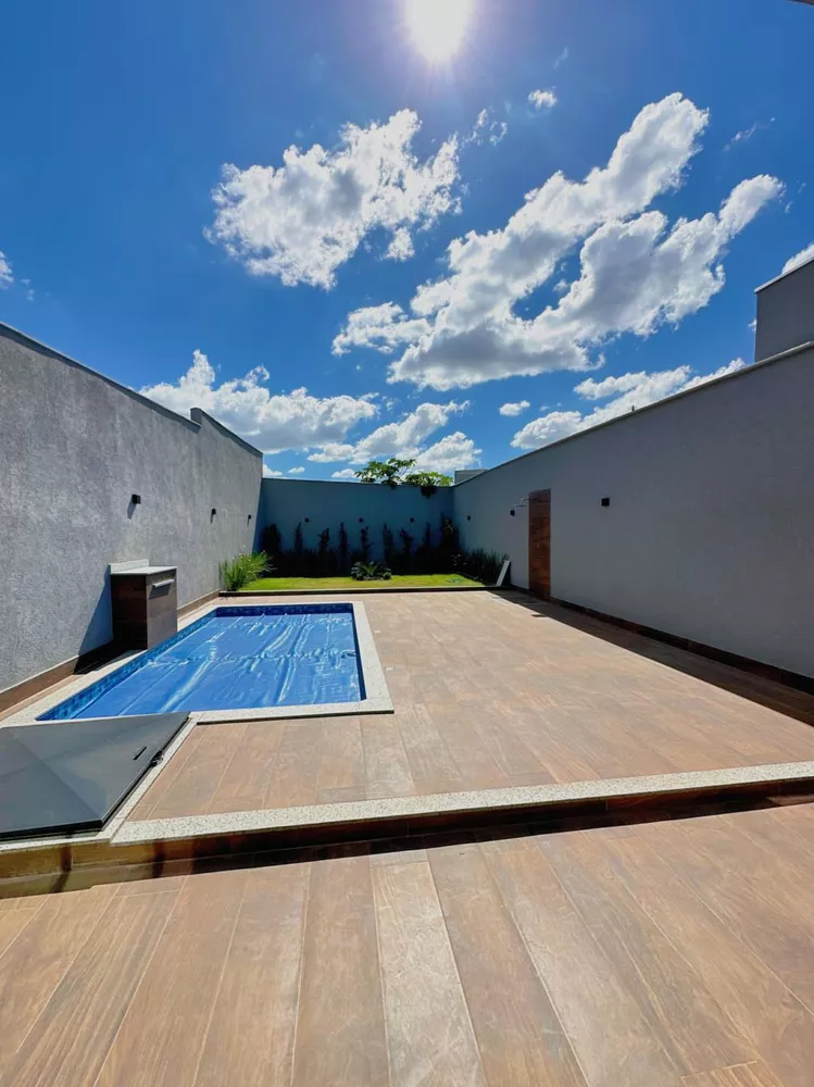 Casa à venda com 3 quartos, 360m² - Foto 2