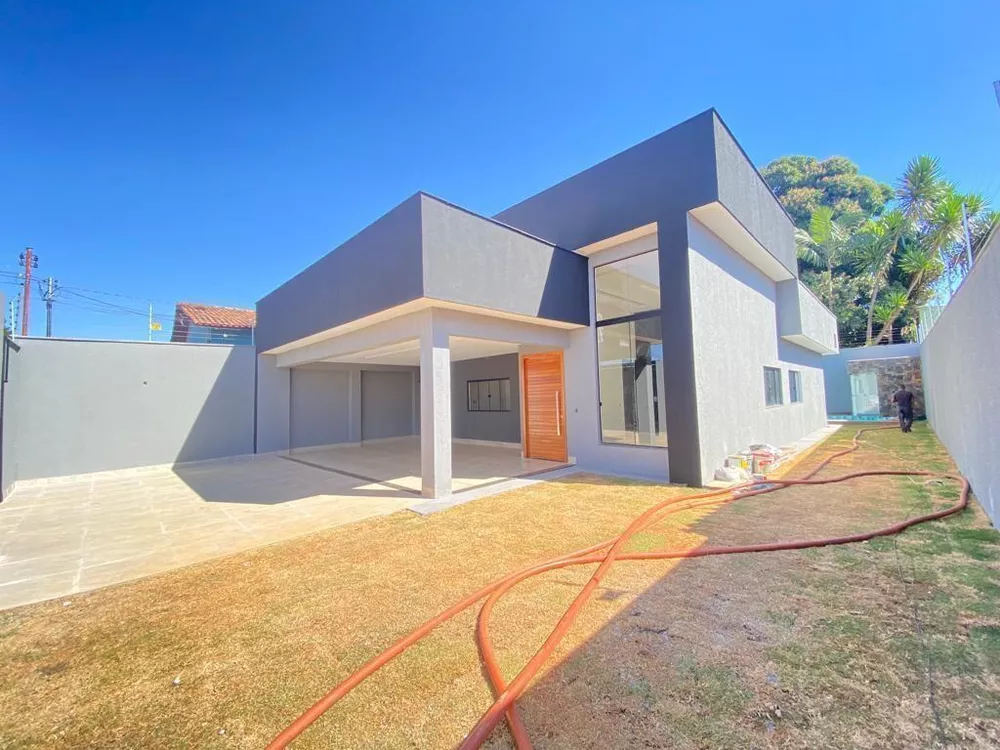 Casa à venda com 3 quartos, 420m² - Foto 2