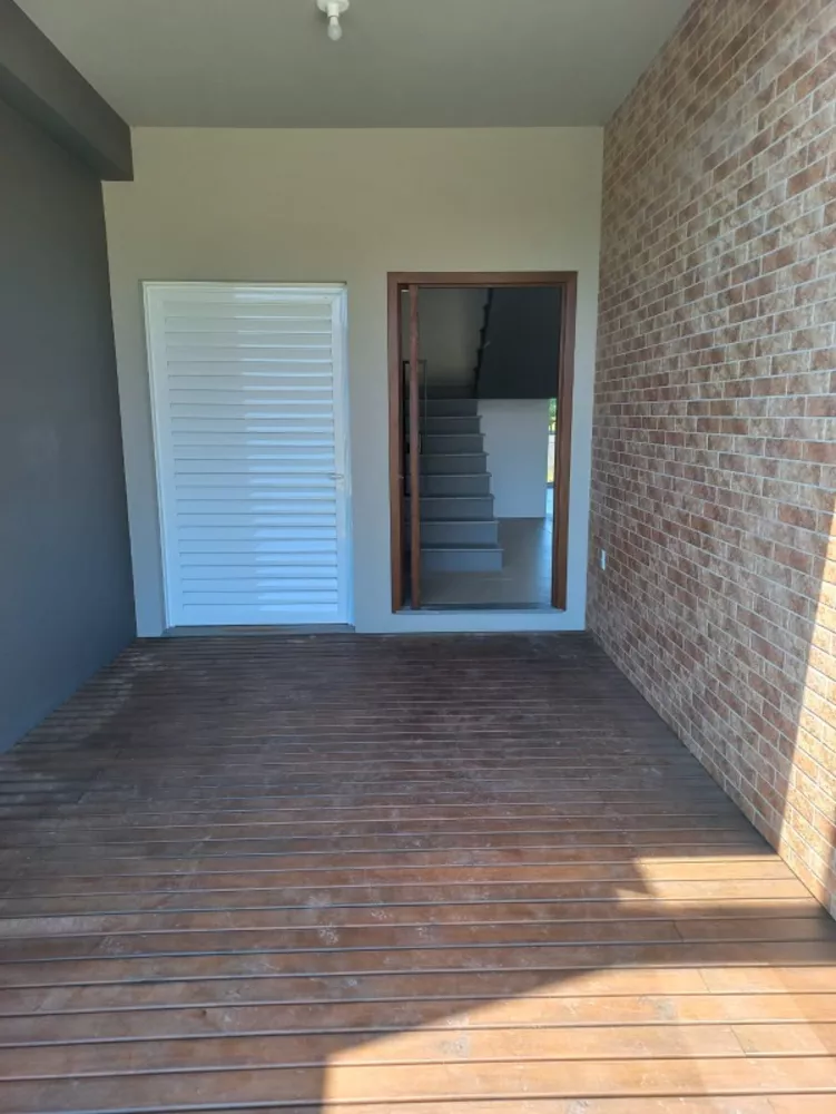 Casa à venda com 3 quartos, 146m² - Foto 2