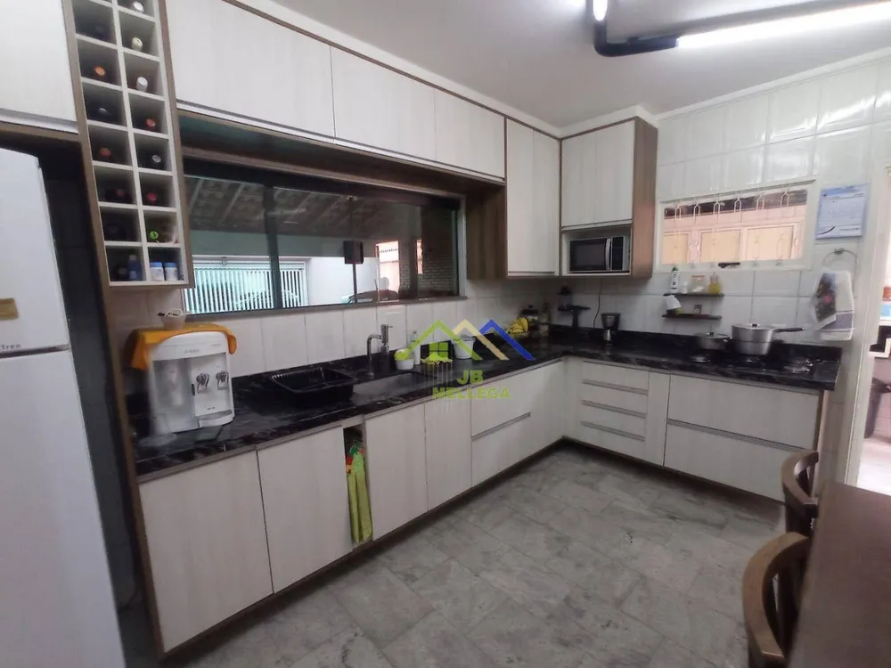 Casa, 3 quartos, 200 m² - Foto 9