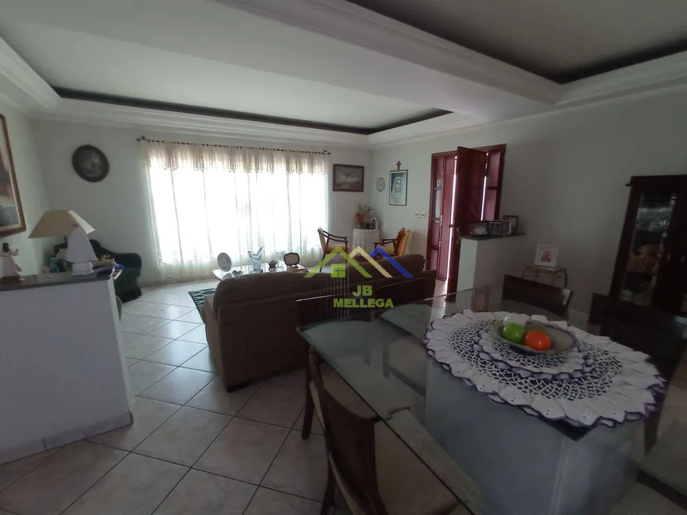 Casa, 3 quartos, 200 m² - Foto 1