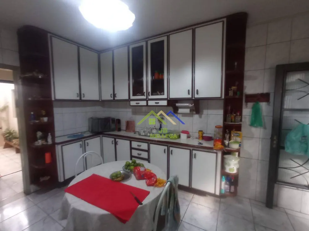 Casa, 3 quartos, 229 m² - Foto 4