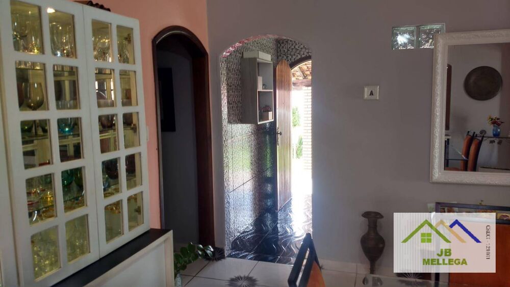 Casa à venda com 5 quartos, 237m² - Foto 13