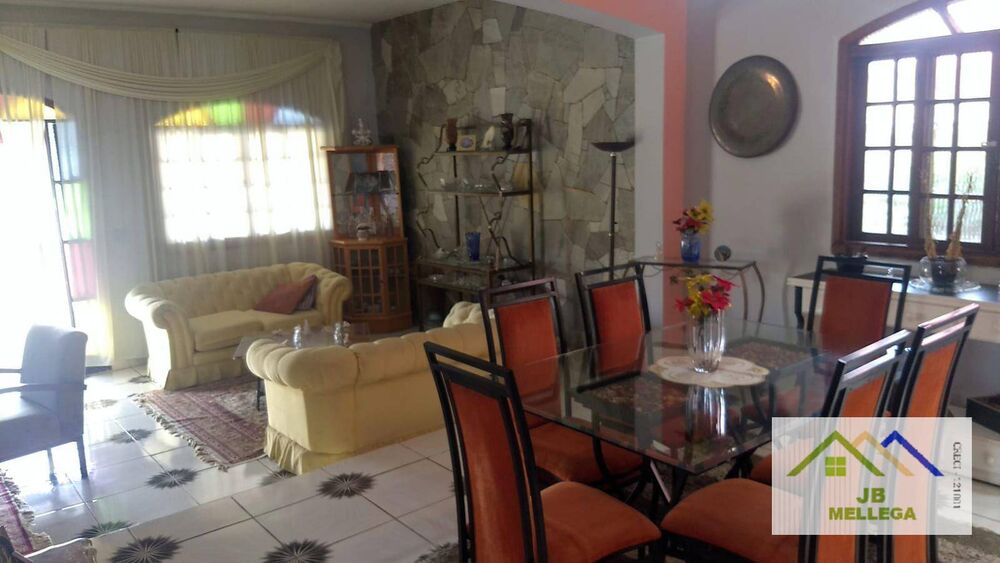 Casa à venda com 5 quartos, 237m² - Foto 16
