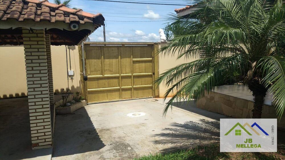 Casa à venda com 5 quartos, 237m² - Foto 4