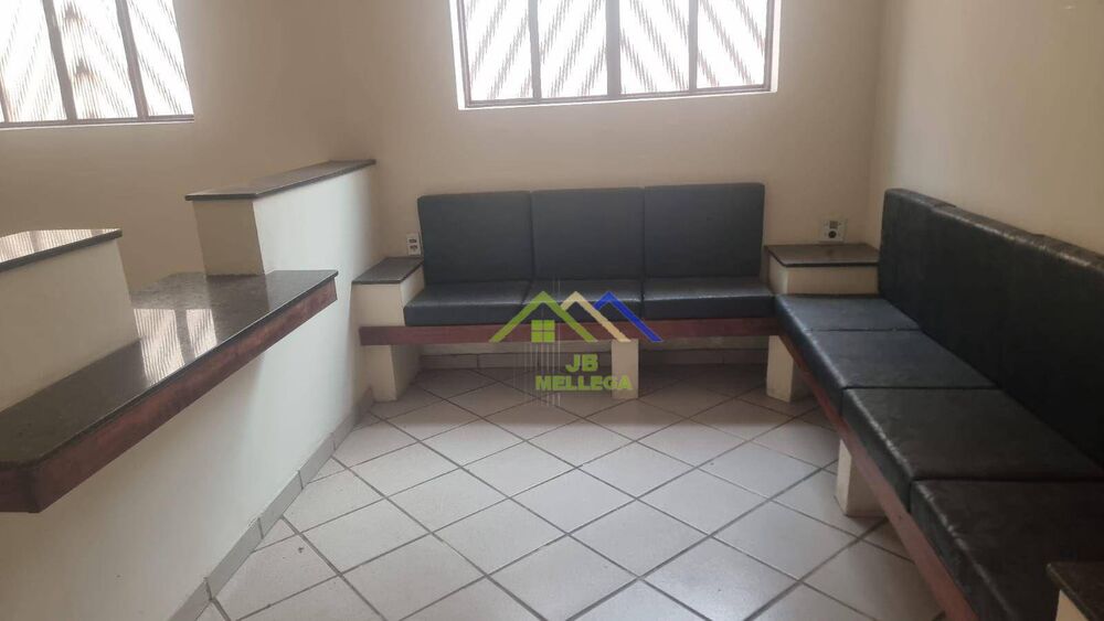 Sobrado, 4 quartos, 304 m² - Foto 1
