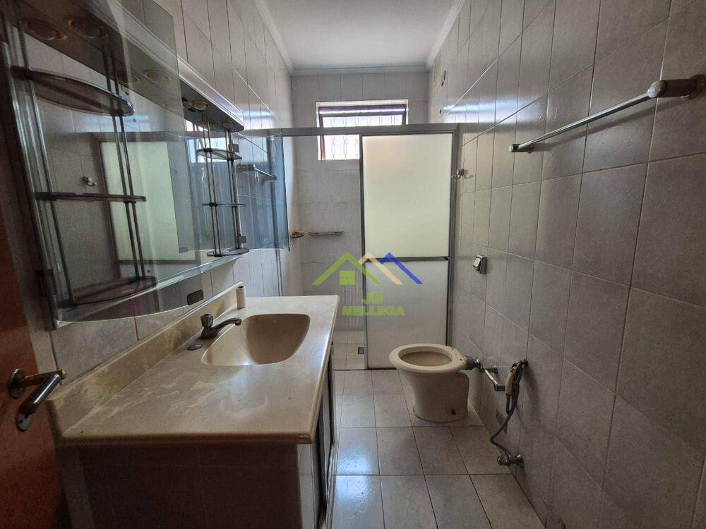Sobrado, 4 quartos, 304 m² - Foto 2