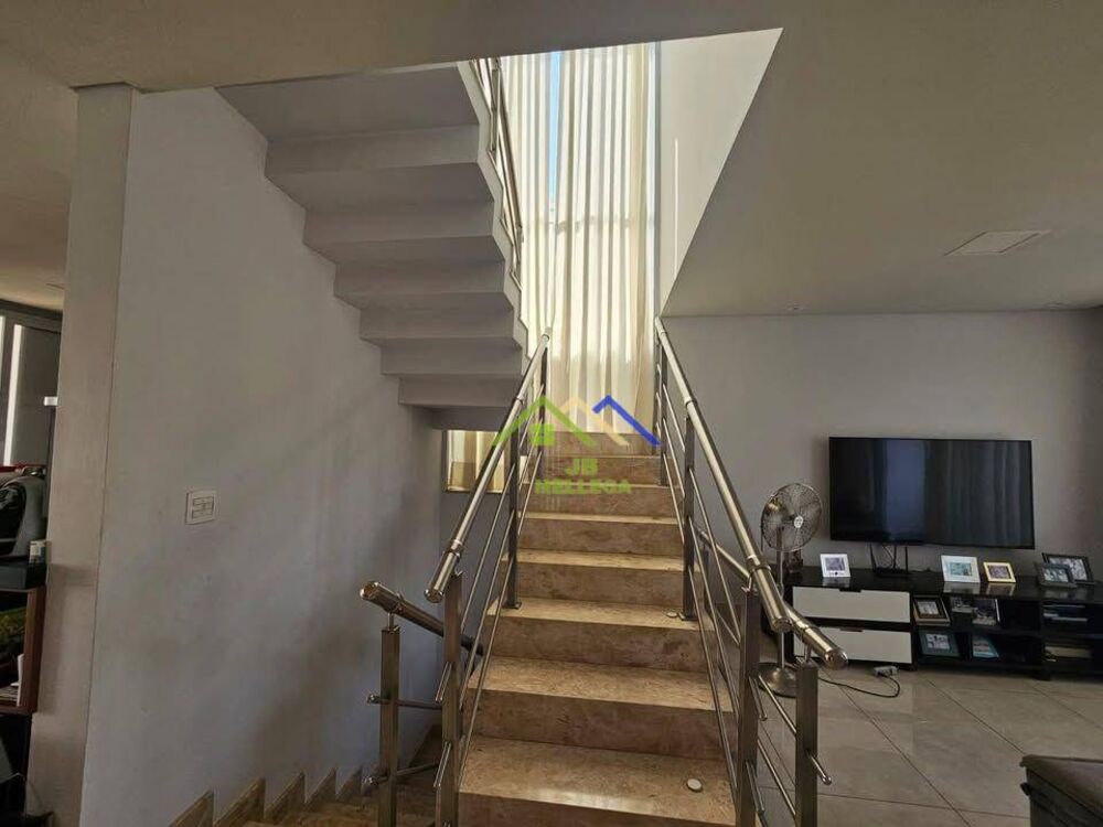 Sobrado, 3 quartos, 198 m² - Foto 2