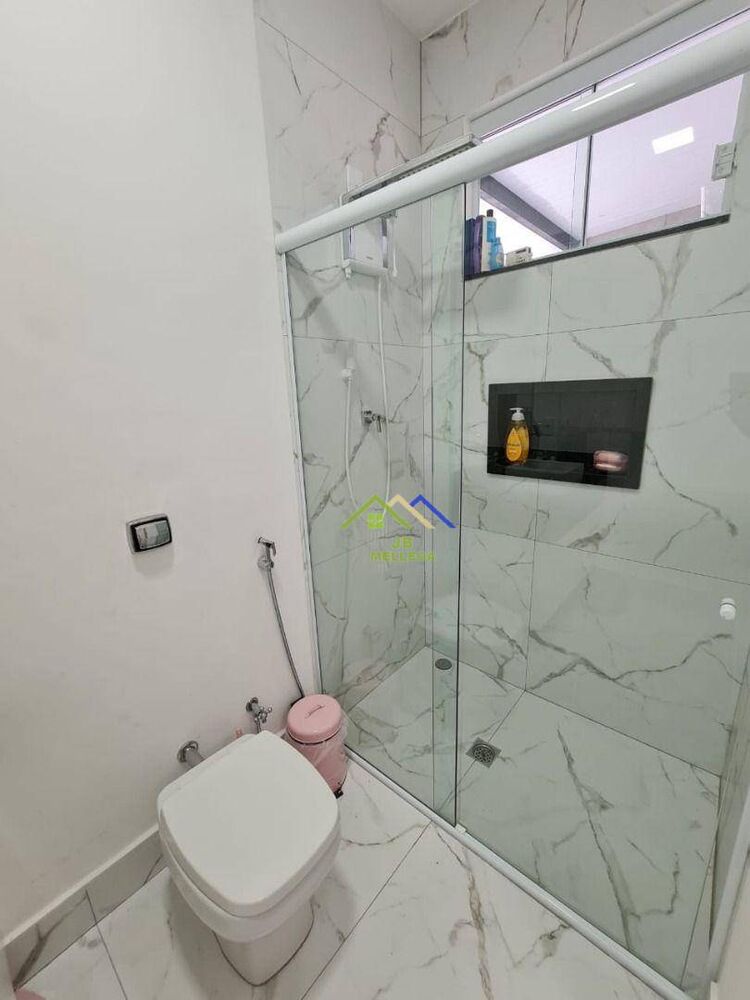 Casa à venda com 3 quartos, 145m² - Foto 1