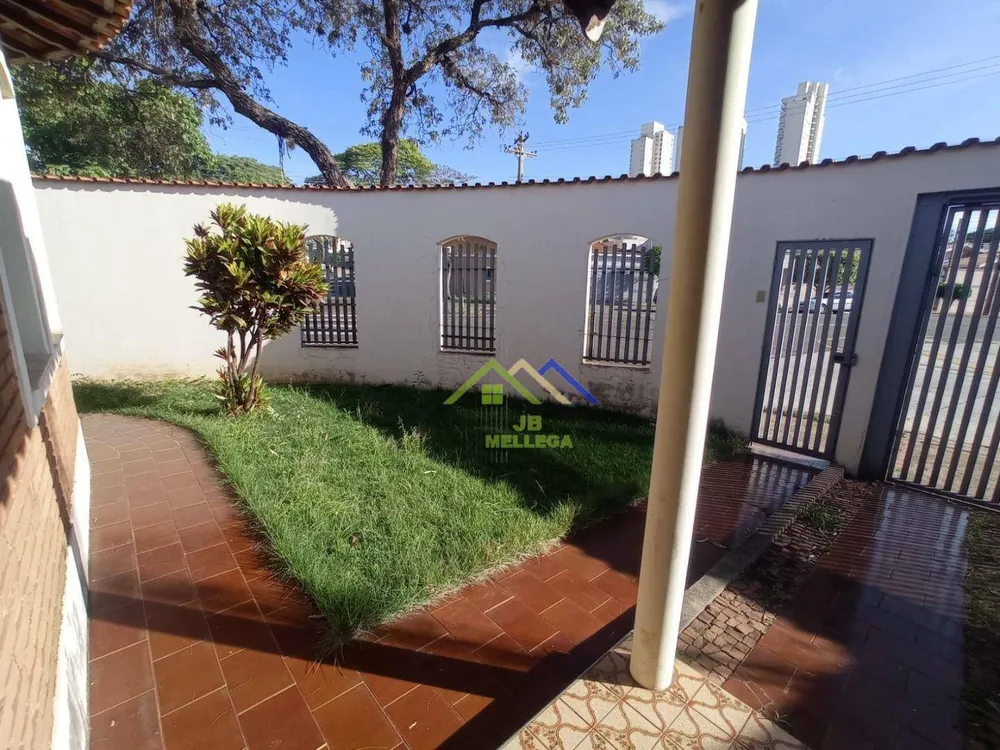 Casa, 3 quartos, 231 m² - Foto 1