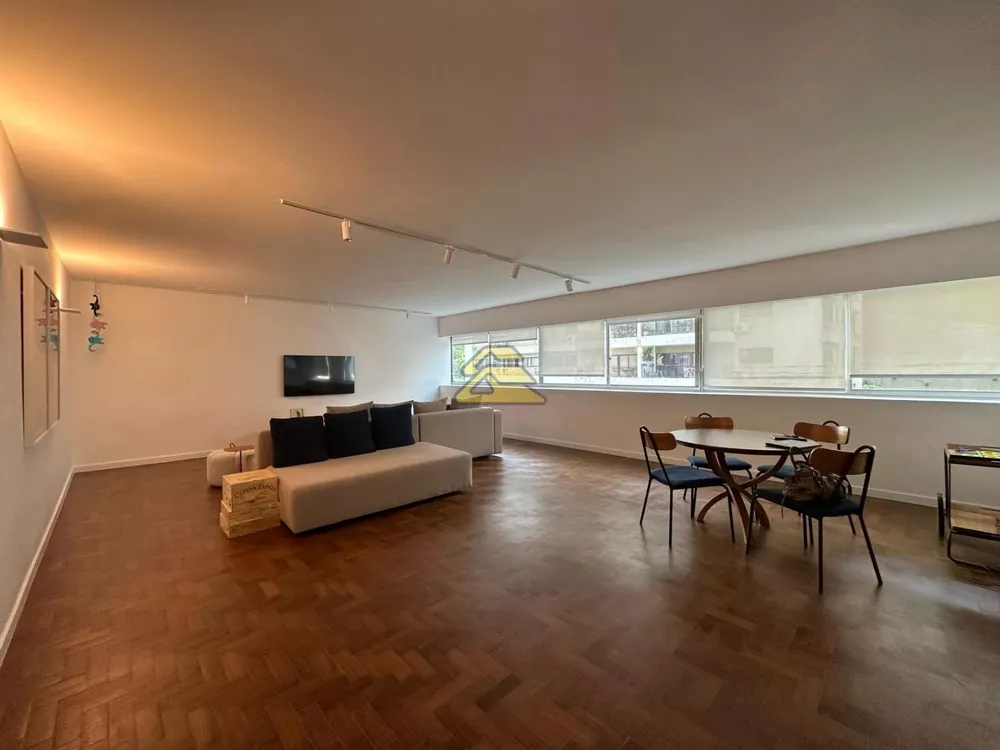 Apartamento à venda com 4 quartos, 246m² - Foto 2