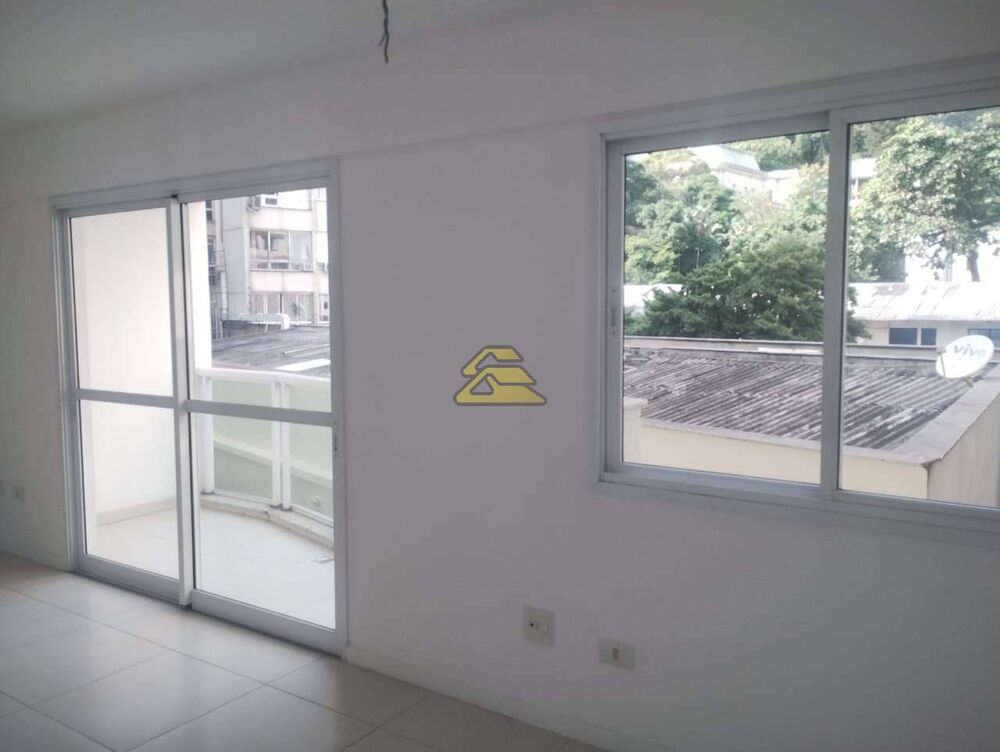 Apartamento à venda com 3 quartos, 88m² - Foto 2