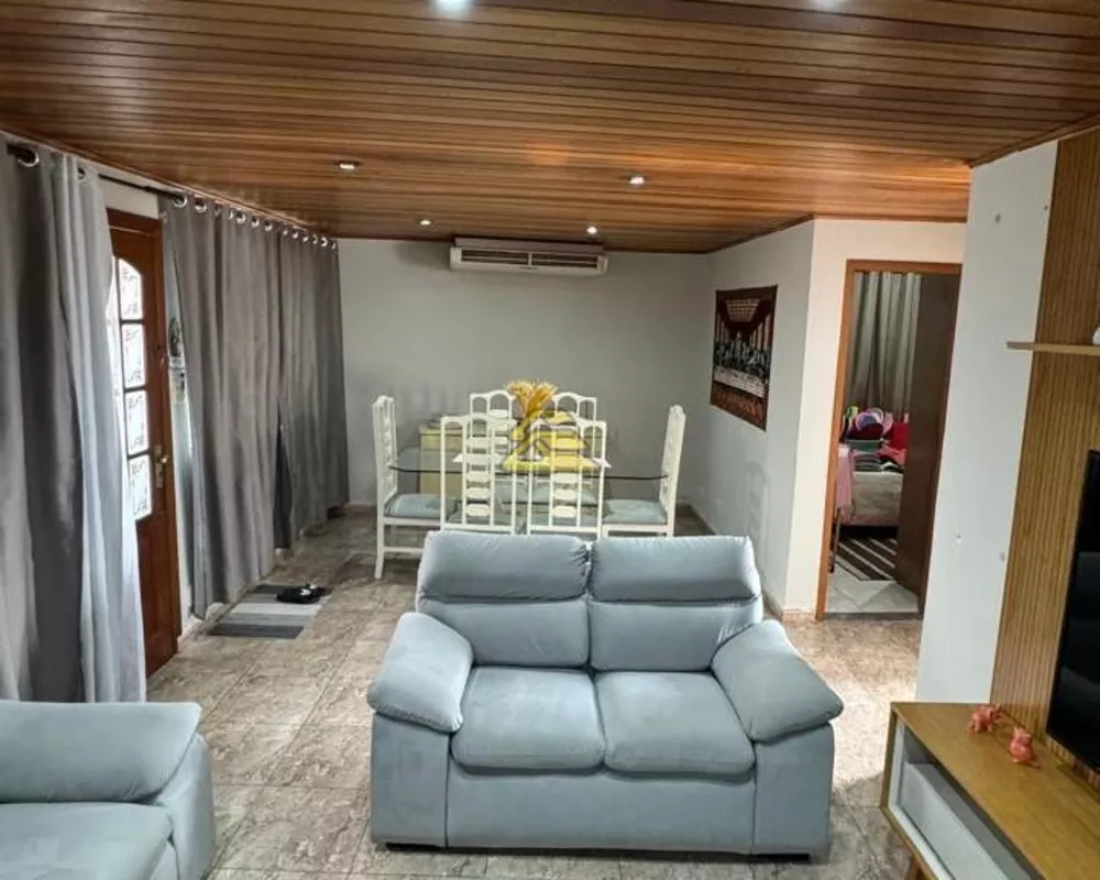 Casa à venda com 4 quartos, 131m² - Foto 2