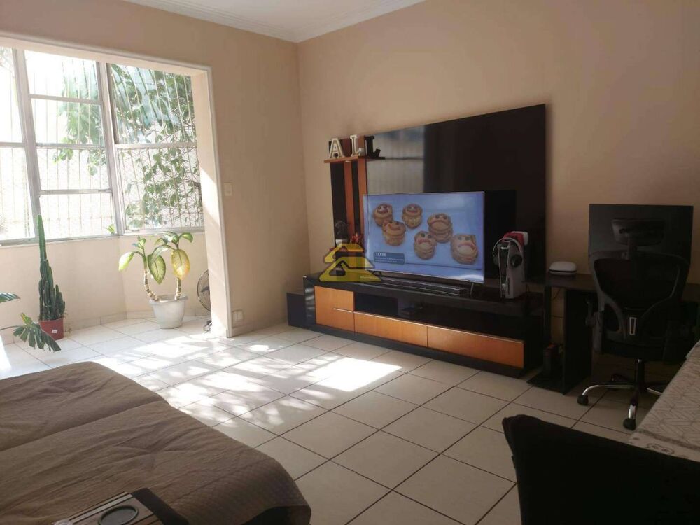 Apartamento à venda com 3 quartos, 130m² - Foto 2