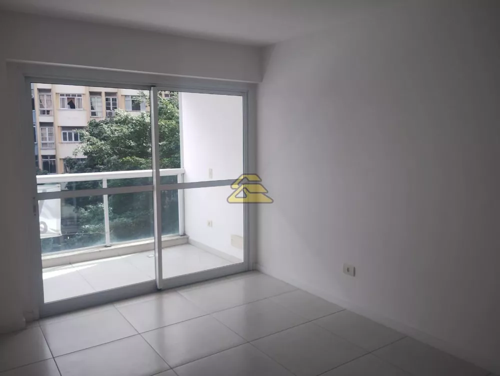 Apartamento à venda com 3 quartos, 94m² - Foto 2