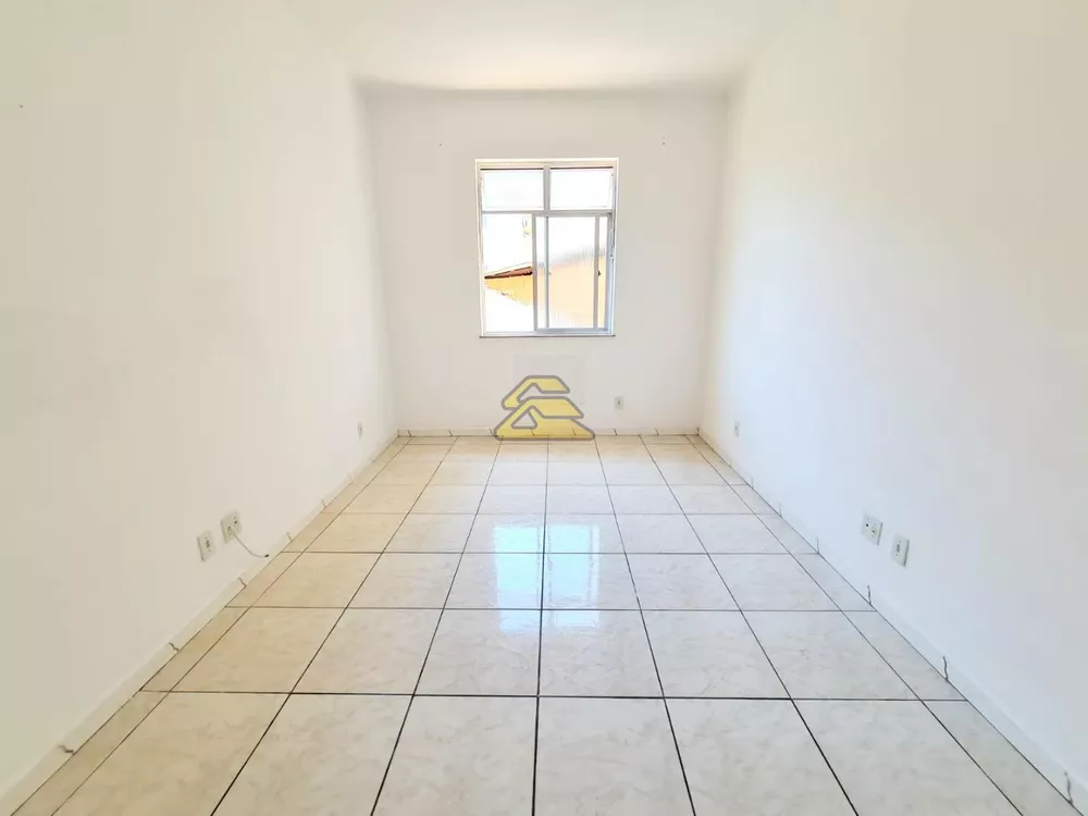 Apartamento à venda com 2 quartos, 67m² - Foto 4