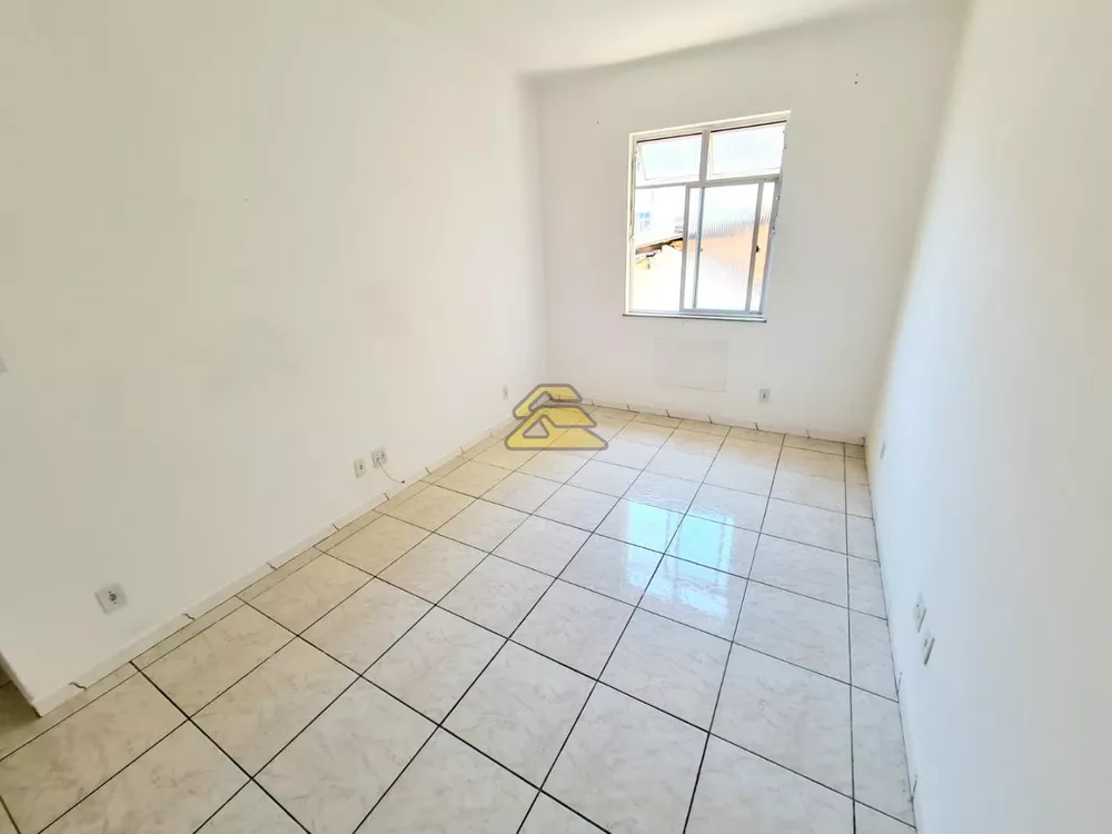 Apartamento à venda com 2 quartos, 67m² - Foto 3