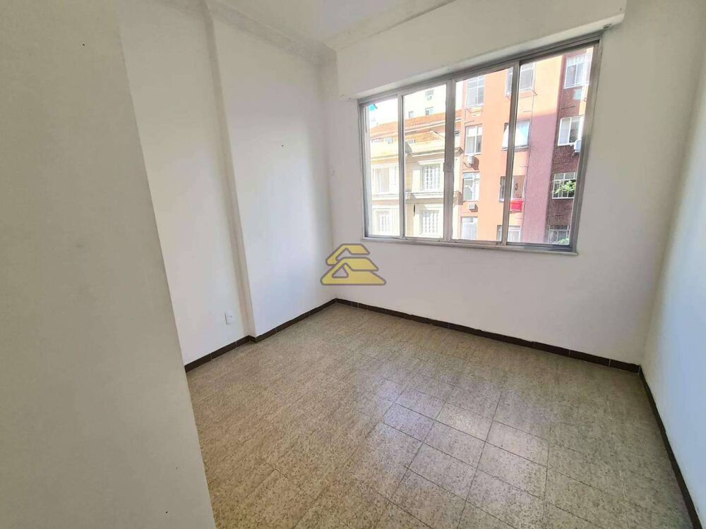 Apartamento à venda com 2 quartos, 70m² - Foto 4
