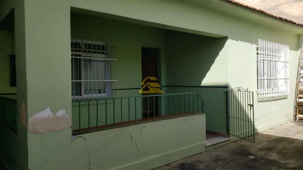 Casa, 3 quartos, 211 m² - Foto 1
