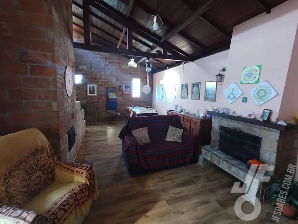 Casa, 3 quartos, 211 m² - Foto 1