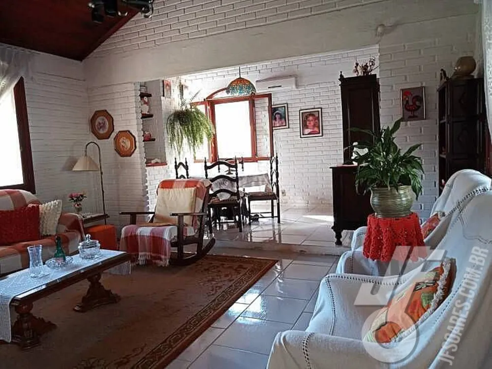 Casa, 4 quartos, 296 m² - Foto 1