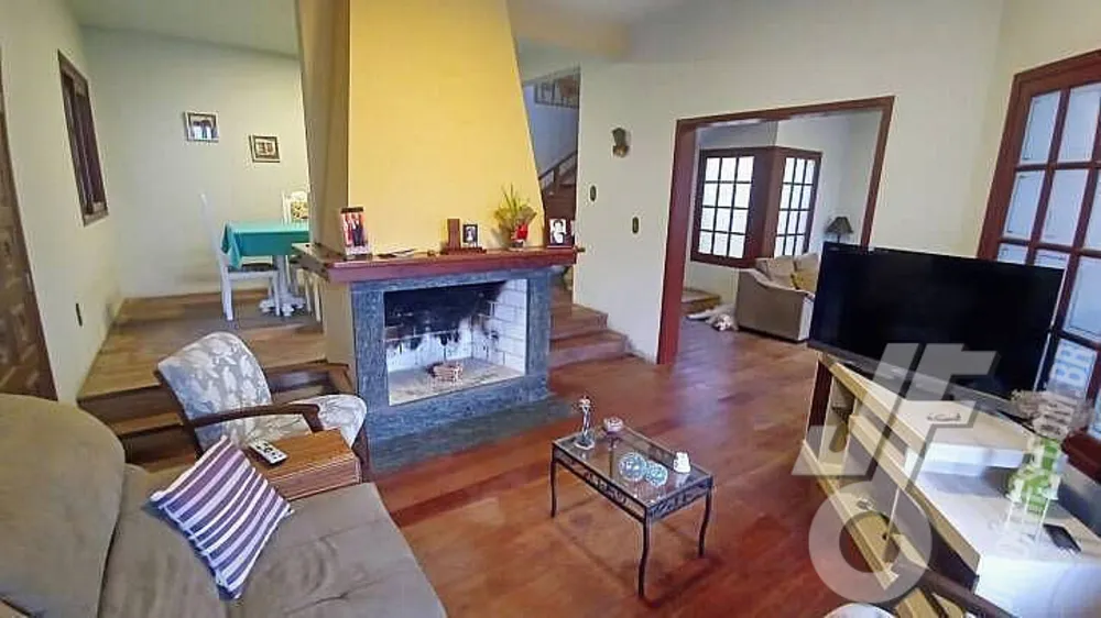 Sobrado, 5 quartos, 304 m² - Foto 1