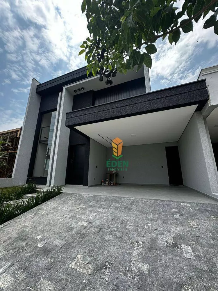 Casa de Condomínio à venda com 3 quartos, 200m² - Foto 1