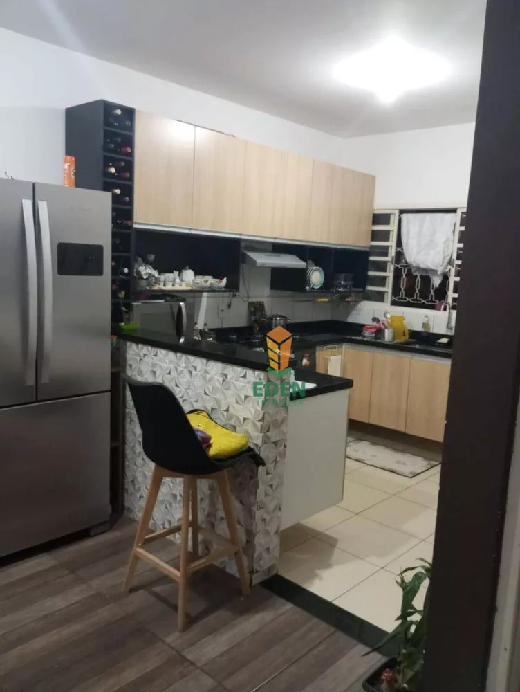 Casa à venda com 2 quartos, 60m² - Foto 3