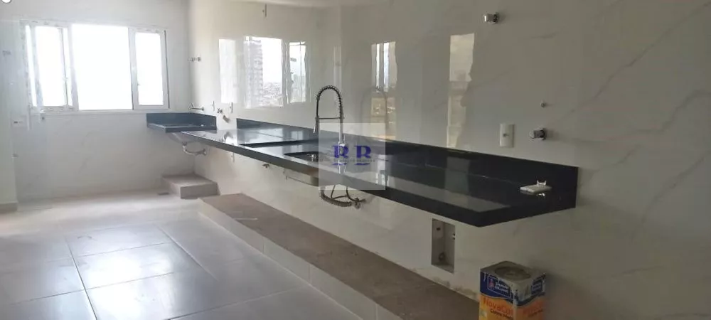 Apartamento à venda com 3 quartos, 165m² - Foto 4