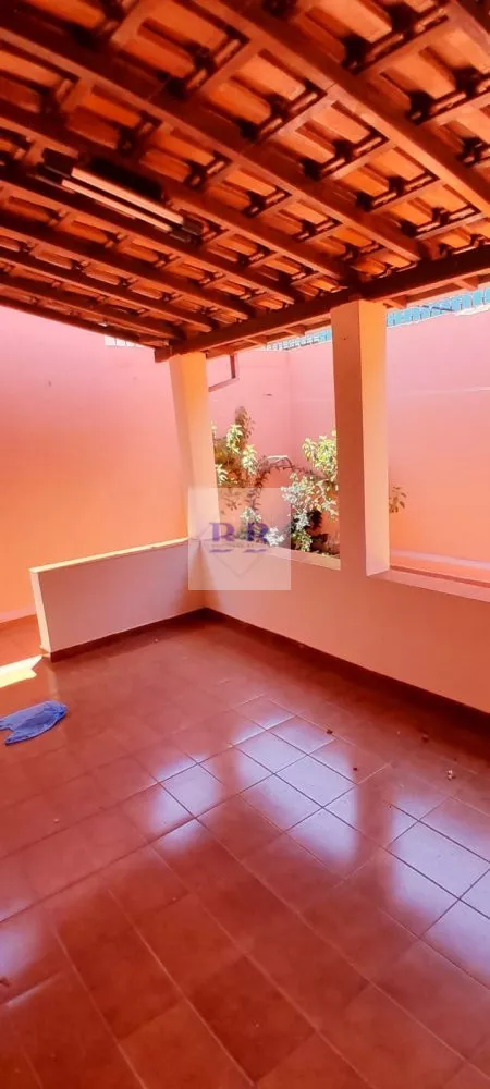 Casa à venda com 3 quartos, 70m² - Foto 5