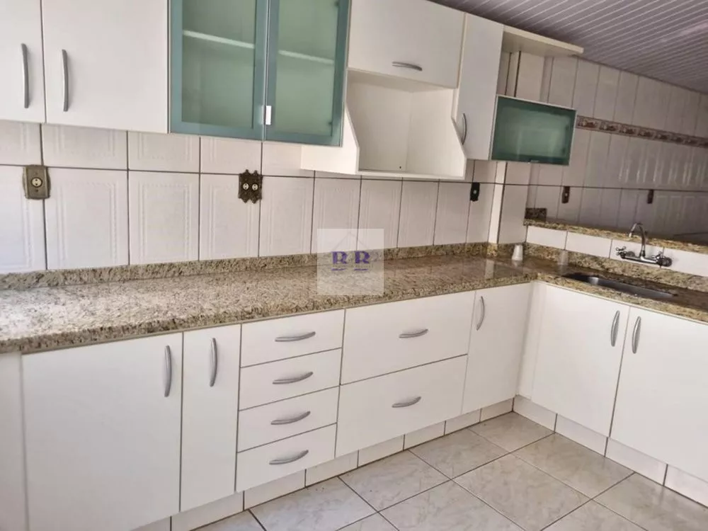 Casa à venda com 3 quartos, 236m² - Foto 5