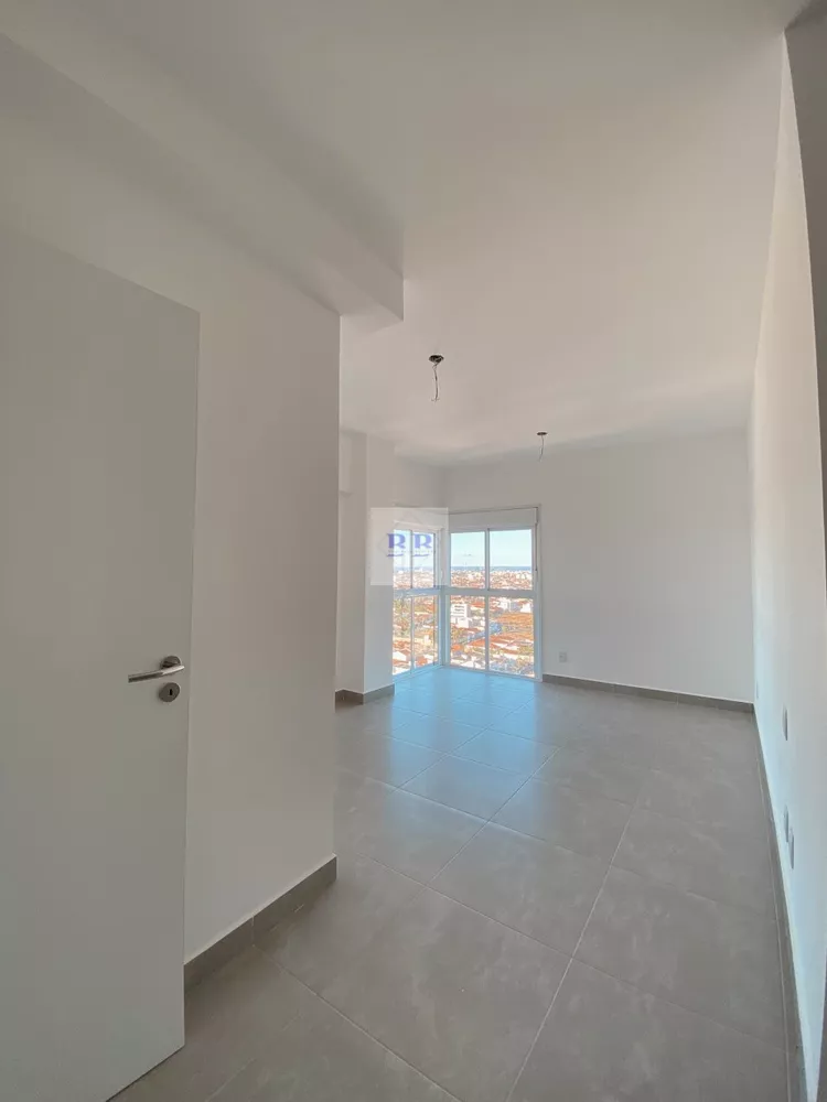 Apartamento à venda com 3 quartos, 180m² - Foto 4