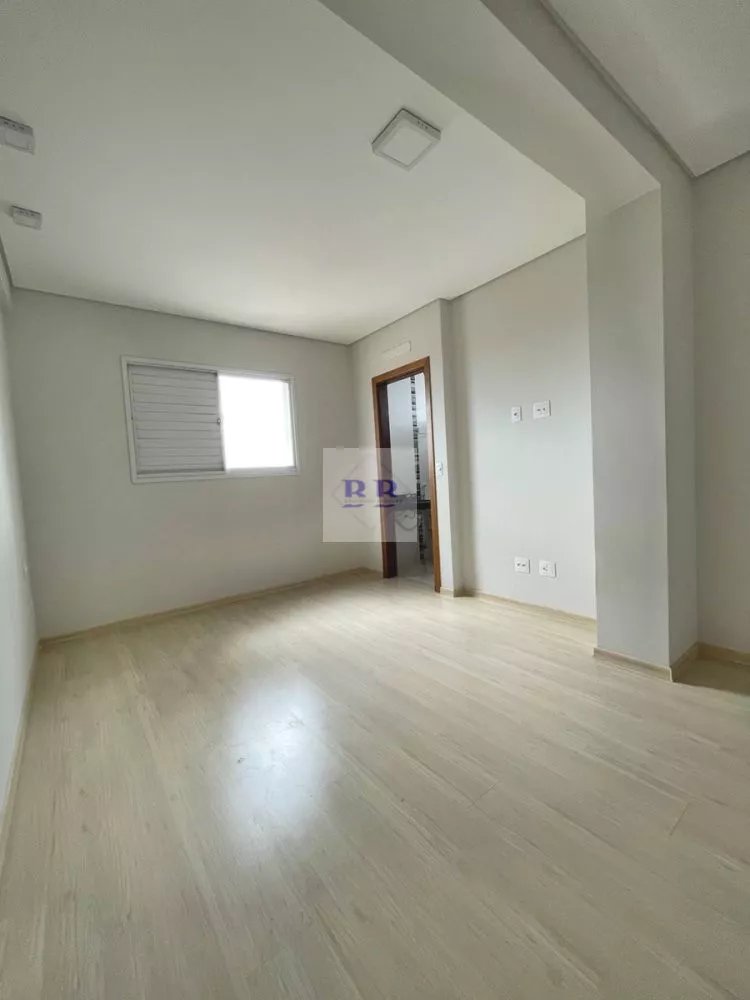 Apartamento à venda com 3 quartos, 240m² - Foto 2