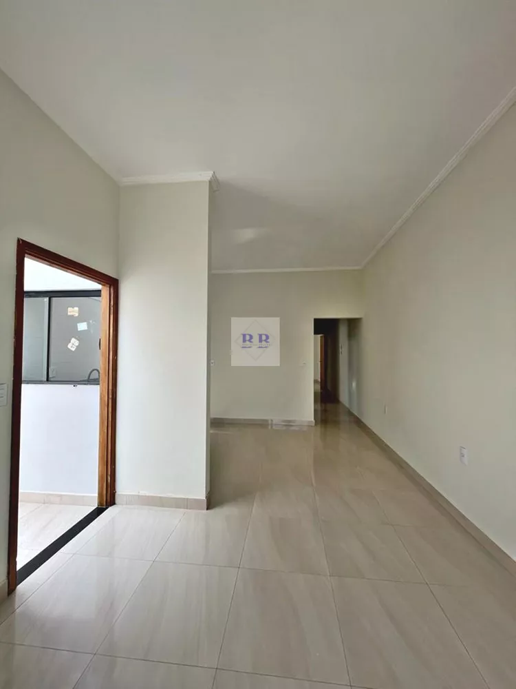 Casa à venda com 2 quartos, 65m² - Foto 4