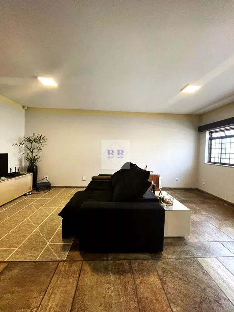 Casa à venda com 3 quartos, 200m² - Foto 3