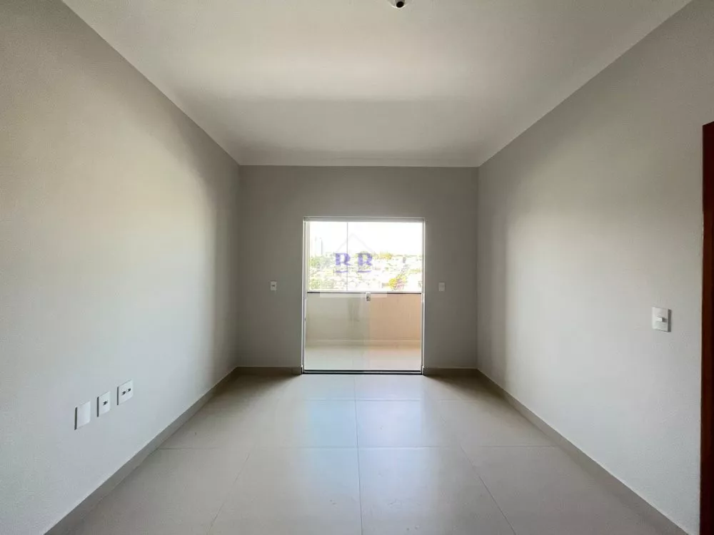 Apartamento à venda com 3 quartos, 84m² - Foto 3