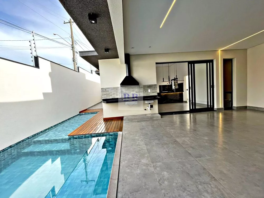 Casa à venda com 3 quartos, 116m² - Foto 1