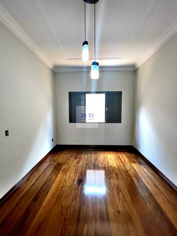 Casa à venda com 3 quartos, 200m² - Foto 4