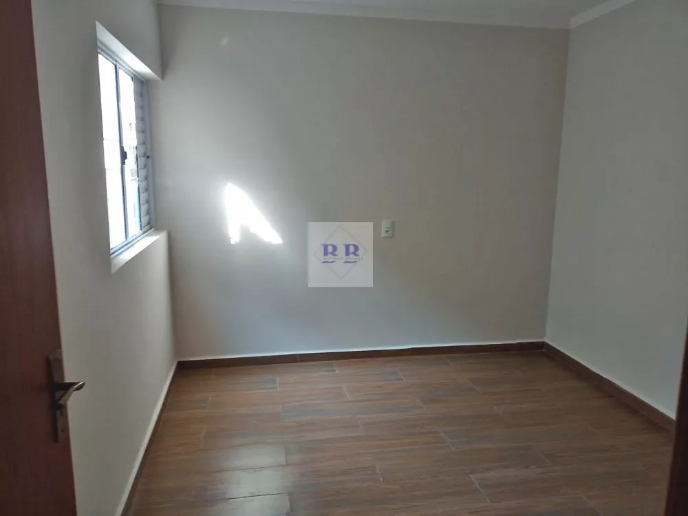 Casa à venda com 2 quartos, 100m² - Foto 2