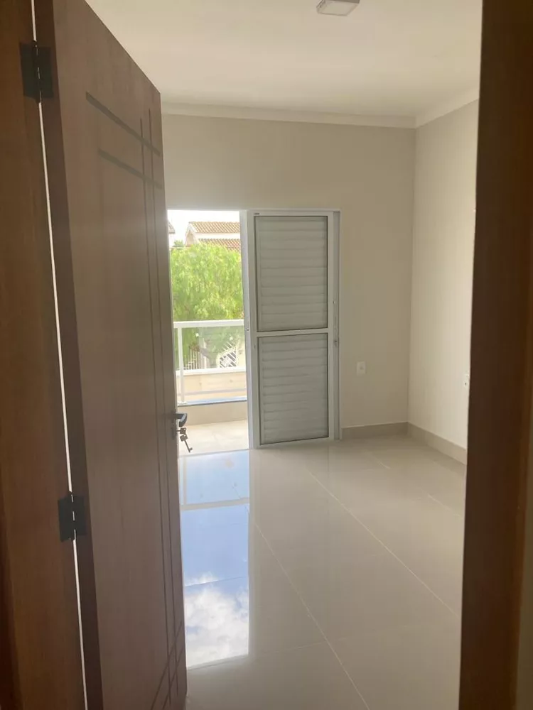 Casa à venda com 3 quartos, 150m² - Foto 1