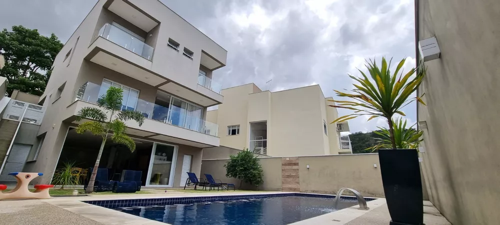 Casa de Condomínio à venda com 3 quartos, 360m² - Foto 2