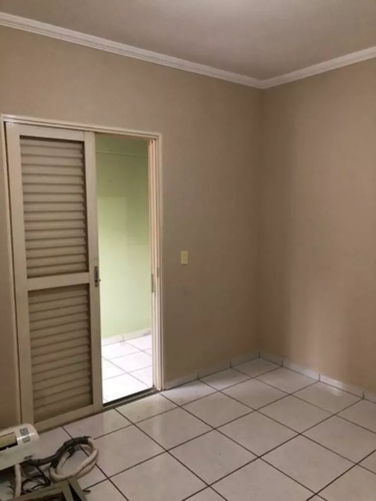 Casa à venda com 2 quartos, 100m² - Foto 3