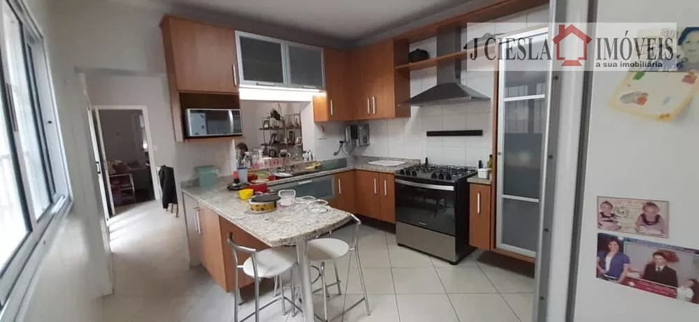 Casa à venda com 4 quartos, 158m² - Foto 1