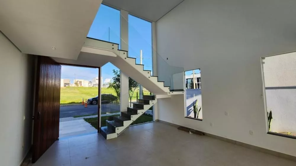 Casa de Condomínio à venda com 4 quartos, 253m² - Foto 3