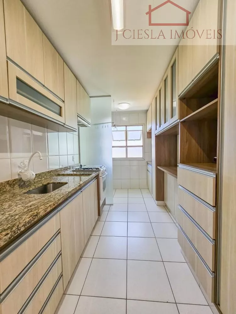 Apartamento à venda com 2 quartos, 66m² - Foto 2